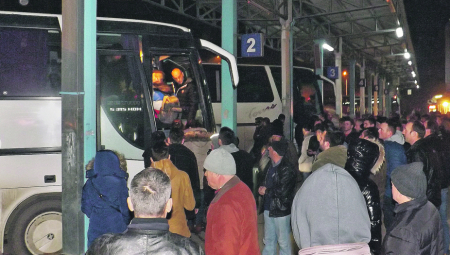 KVAZIDRŽAVA ZA DESET GODINA OSTALA BEZ 30 ODSTO STANOVNIŠTVA: Pola miliona Albanaca pobeglo sa tzv. Kosova