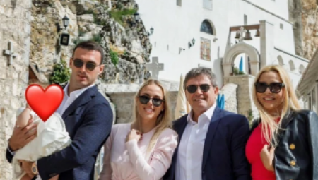 ĐORĐE SE OKUMIO SA PIKSIJEVOM PORODICOM Anastasijin bivši pozirao ispod Ostroga dok drži Stojkovićevu unuku (FOTO)