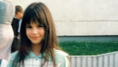 PREPOZNAJETE LI GLUMICU SA FOTOGRAFIJE? Obožavate je u najpopularnijoj seriji u Srbiji, a krasi je nestvarna lepota (FOTO)
