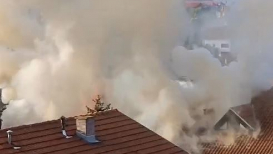 DRAMA NA ČUKARICI Izbio požar u stanu, gust dim prekrio Beograd!