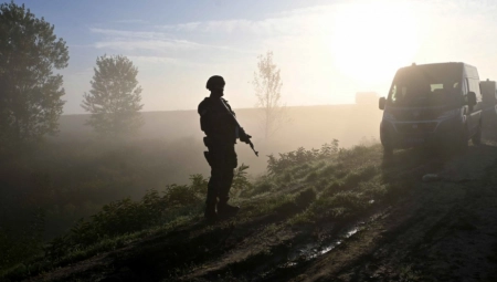 POTUKLI SE MIGRANTI U KAMPU Dvoje povređenih, izbio požar