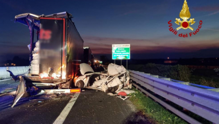 SRBIN UBIO ITALIJANKU I NJENOG PSA Kamionom ih pokosio u Veneciji, pa ih pregazio i drugi šleper! (UZNEMIRUJUĆE FOTOGRAFIJE)