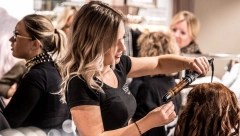 FRIZERI DALI ODGOVOR Evo koliko često možete da peglate kosu, a da je ne oštetite