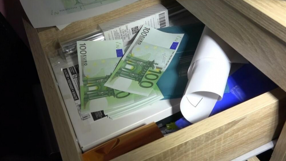 PIROĆANAC UKRAO 5.000 EVRA IZ RESTORANA Uhapšenom određen pritvor