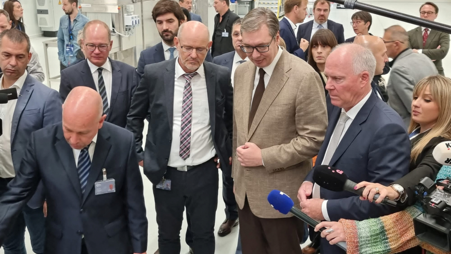 SRBIJA POSTAJE MNOGO JAČA! Vučić se zahvalio radnicima: Bez vas nema napretka (VIDEO)