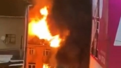 EKSPLOZIJA U ZGRADI UBILA TROJE Vatreni pakao guta trospratnicu, hitne službe na licu mesta (VIDEO)