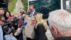 "NIŠTA NE GREJE KAO SRPSKA VUNA" Ovo je vredna planinka koja je za predsednika plela prsluk dve godine (FOTO)