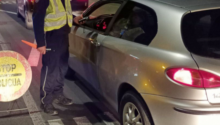 VOZAČI, NE OPUŠTAJTE SE ZA PRAZNIKE Saobraćajna policija će najviše proveravati ovo