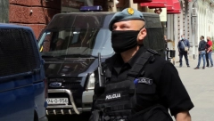 POTVRĐENO! UBIJENI DIREKTOR, SEKRETARICA I PROFESORKA ENGLESKOG! Domar uleteo u gimnaziju i IZREŠETAO ih dok su bili na sastanku!