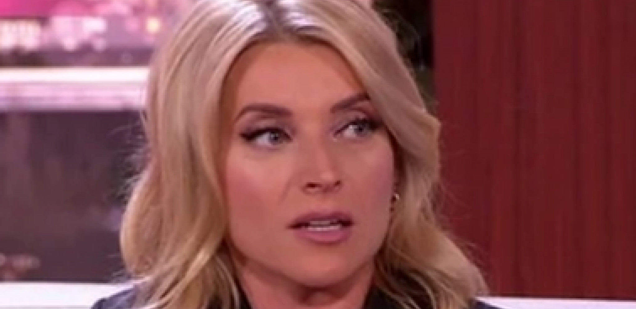 ZAVIRITE U SPAVAĆU SOBU ANĐELKE PRPIĆ! Ogroman bračni krevet i orman u staklu, a jedan detalj svima privukao pažnju