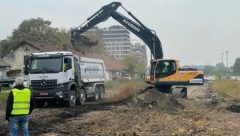 ROK 4 MESECA, VREDNOST POSLA OKO 70 MILIONA DINARA "Infrastruktura železnice Srbije" započela na Dorćolu raščišćavanje dela trase budućeg Linijskog parka u Beogradu