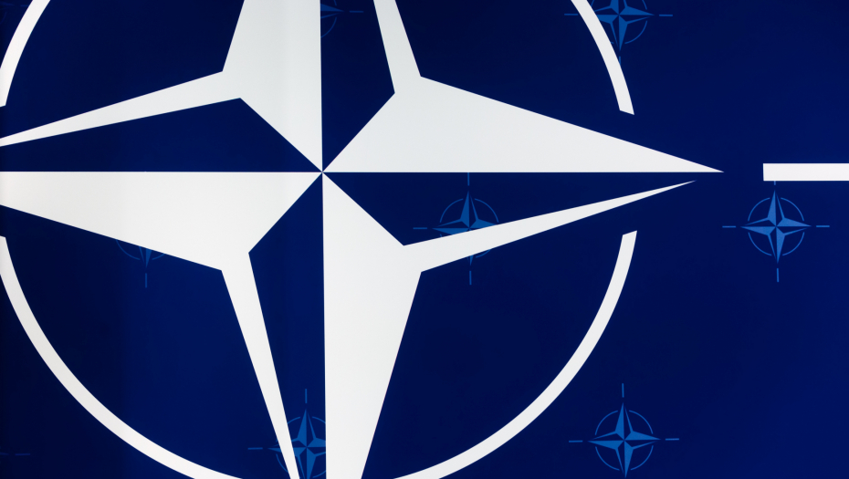 "NATO TRUPE POSLATI U UKRAJINU!" "Samo američka čizma na tlu može doneti demokatiju!"
