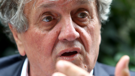 VILA I OGROMNO DVORIŠTE OGRAĐENO ZIDINAMA, A BAŠTA SAN SNOVA Evo gde živi Radoš Bajić: Prava oaza mira, a u Beogradu