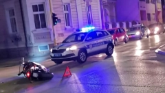 TEŠKA SAOBRAĆAJNA NESREĆA U NOVOM SADU Motociklista odleteo nekoliko metara