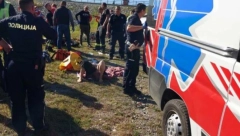 JOŠ JEDNA NESREĆA NA HODOČAŠĆU Minibus pun putnika se survao niz liticu! Dve žene poginule kod brane Rovni nadomak Valjeva