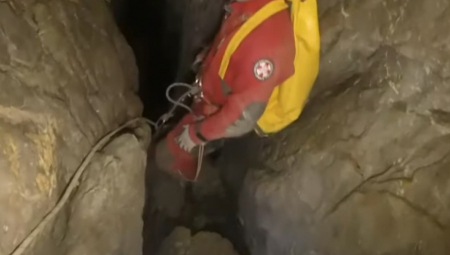 OSTALI ZAROBLJENI U PEĆINI Dramatični detalji akcije spasavanja planinara na Tari