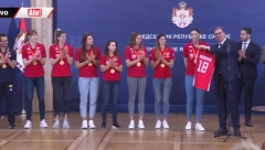 ZLATNE DEVOJKE U GOSTIMA KOD PREDSEDNIKA Aleksandar Vučić ugostio odbojkašice Srbije: Čestitam vam na istorijskom uspehu (VIDEO)