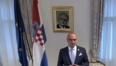 (VIDEO) SKANDAL! HRVATSKI MINISTAR SNIMIO SPOT I DIREKTNO SE UMEŠAO U IZBORE U CG: Franjo Tuđman u pozadini, Ranko Krivokapić ćuti