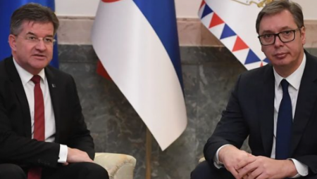 PREDSEDNIK VUČIĆ SA LAJČAKOM RAZGOVARAO O DIJALOGU BEOGRADA I PRIŠTINE "Insistiramo na poštovanju međunarodnog prava" (FOTO)