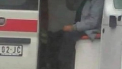 KAD SE SRBIN LEČI "NA SVOJU RUKU" Bizarna scena iz hitne pomoći šokirala svet, niko ne veruje da se ovo dešava