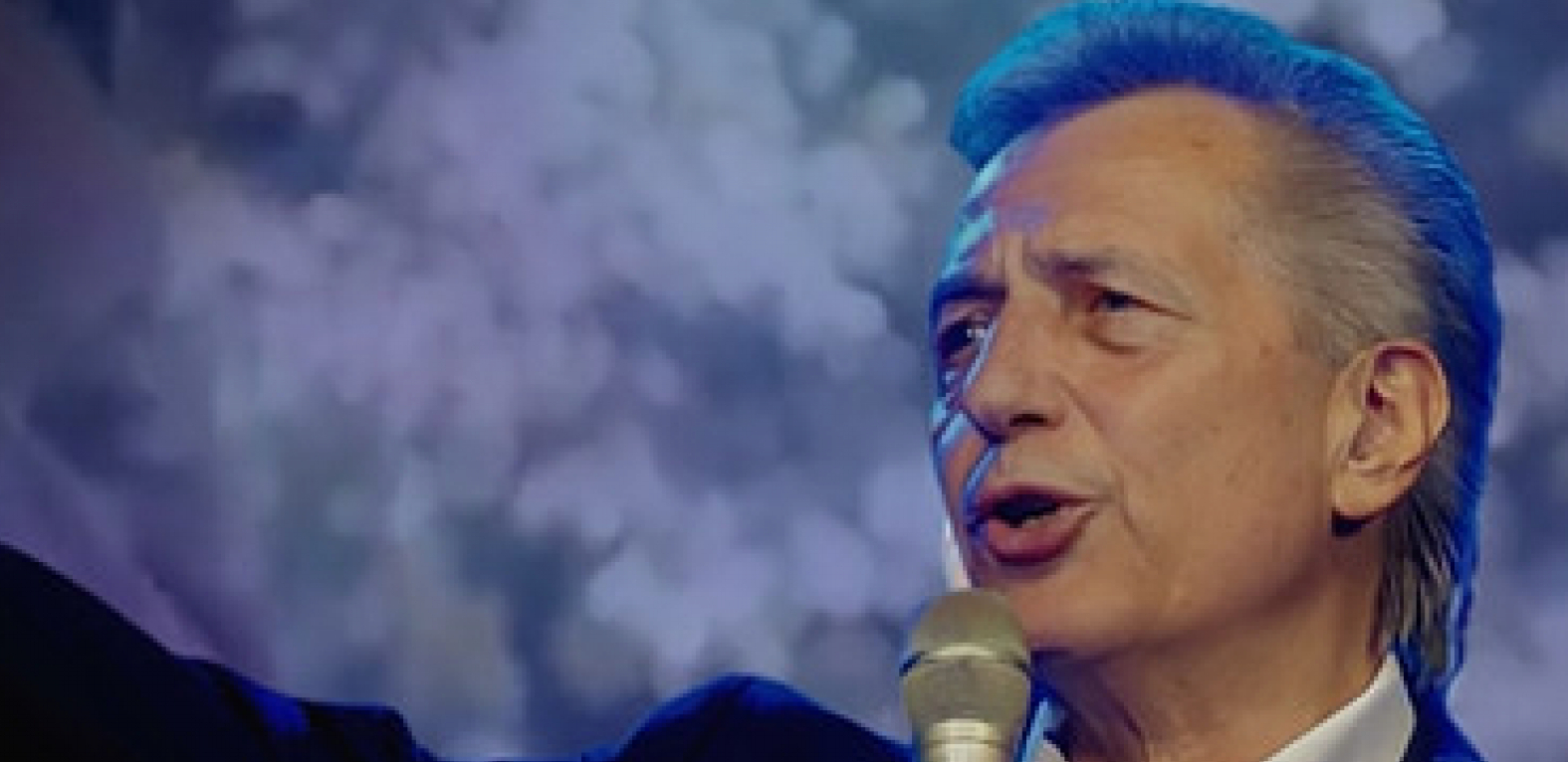 REKAO SAM SEBI "SPUSTI SE NA ZEMLJU" Miroslav Ilić nikad iskrenije o životu: Pristustvovao sam pripremama za koncert Majkla Džeksona