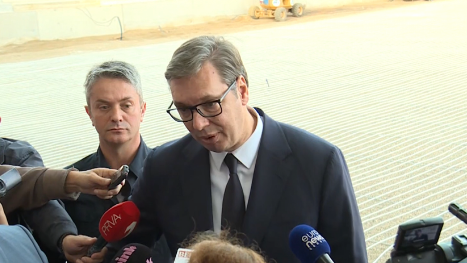 "ČUVAJ SRBIJU, A BOG ĆE TVOJU DECU I PORODICU!" Predsednika Vučića srdačno dočekali u Leskovcu, a onda mu se obratio jedan građanin!