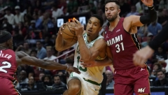 NA KORAK OD FINALA Majami razneo Boston, igrao i naš Jović
