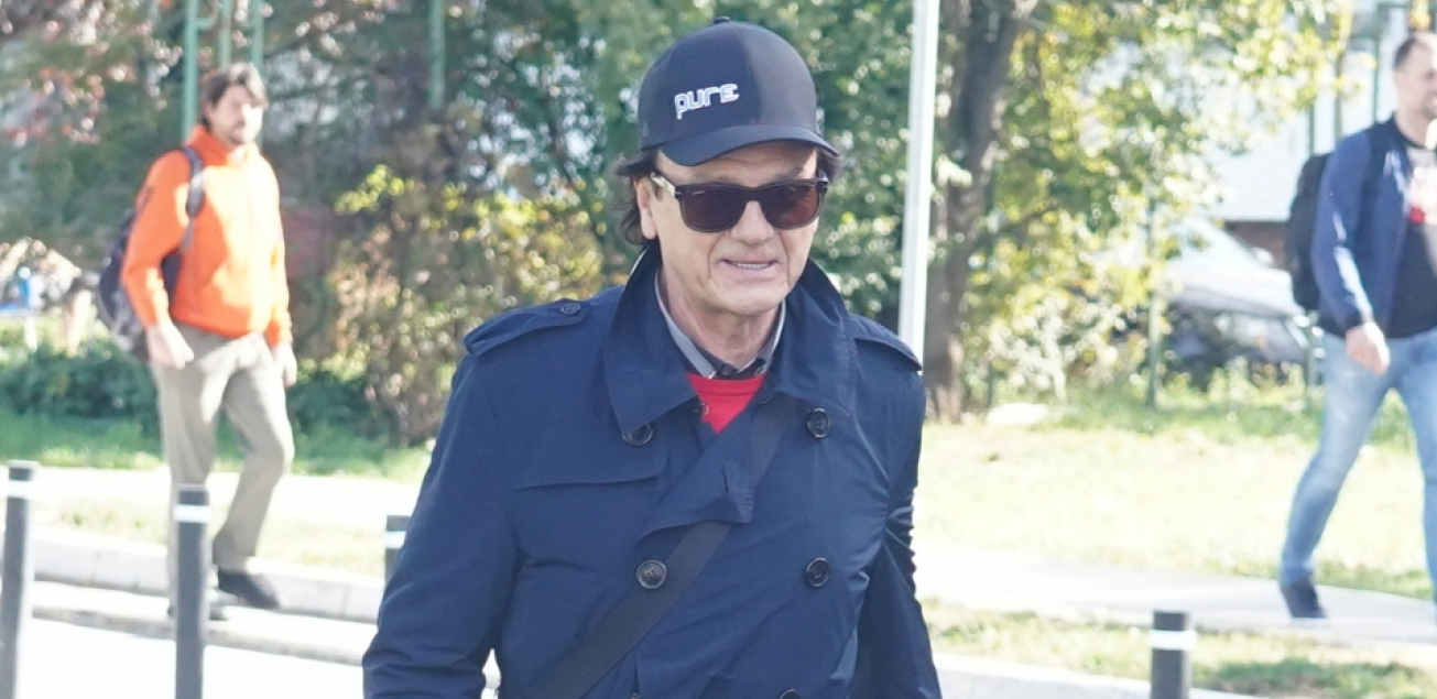 EVO KAKO SE ČOLA PRIVATNO PONAŠA! U restoranu uvek radi jednu stvar, oglasila se njegova prijateljica i sve razotkrila