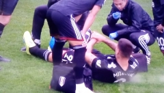 TRENUTAK KADA SE CELA SRBIJA UHVATILA ZA GLAVU Povredio se Aleksandar Mitrović