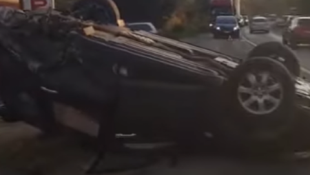 SAOBRAĆAJKA KOD ŠAPCA: Automobil se prevrnuo, troje povređeno