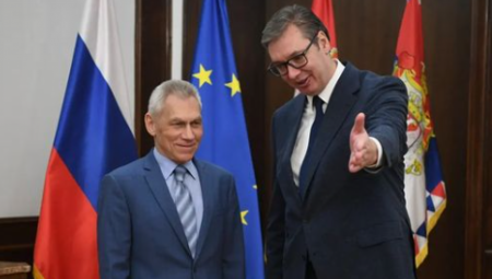 SASTALI SE VUČIĆ I HARČENKO Iskren razgovor sa ambasadorom kao i uvek! (FOTO)