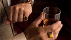 Ima posebno značenje: Kakva je simbolika prstena na malom prstu?