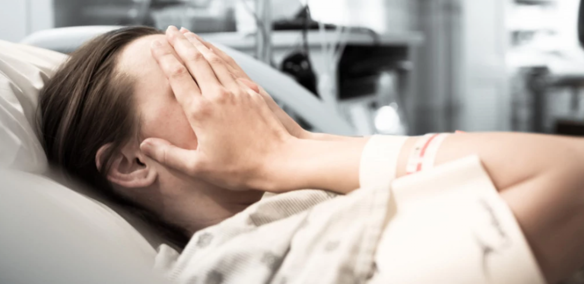 Dve godine nije ispuštala gasove pred dečkom, a onda završila u bolnici sa ozbiljnom dijagnozom