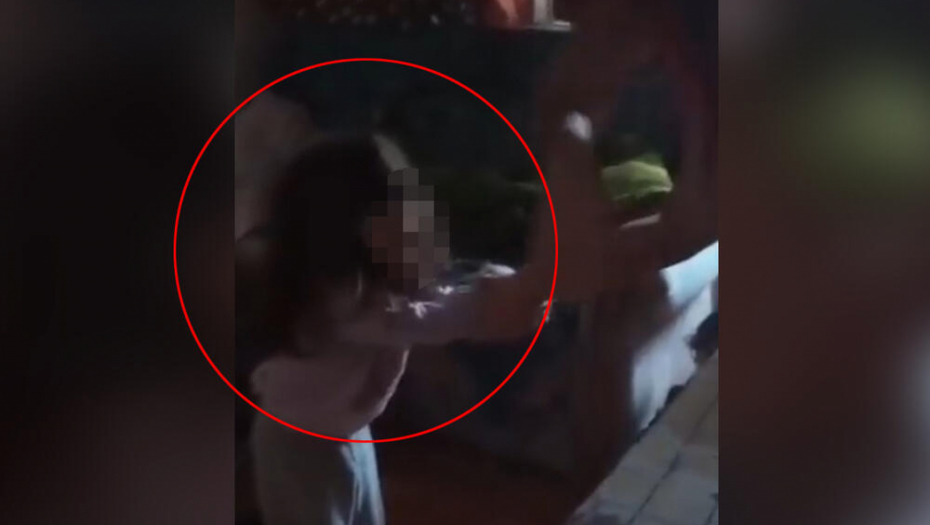 UHAPŠENA MAJKA KOJA JE PRETUKLA DETE Policija stigla u kuću u Grockoj u kojoj se dogodilo strašno porodično nasilje