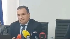 HRVATSKI MINISTAR SE POKVARIO NA KONFERENCIJI Napravio novi lapsus, smejala se čitava sala