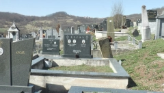 "IMAO JE TRI ŽENE, A SA NAJMLAĐOM JE IMAO ODNOSE KADA JE UMRO" Otkriveni detalji života Čačanina tek nakon sahrane