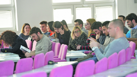 STUDENTI, DANAS ISTIČE ROK DA SE PRIJAVITE ZA OVU POMOĆ Morate da izaberete opciju da ne biste ostali bez para