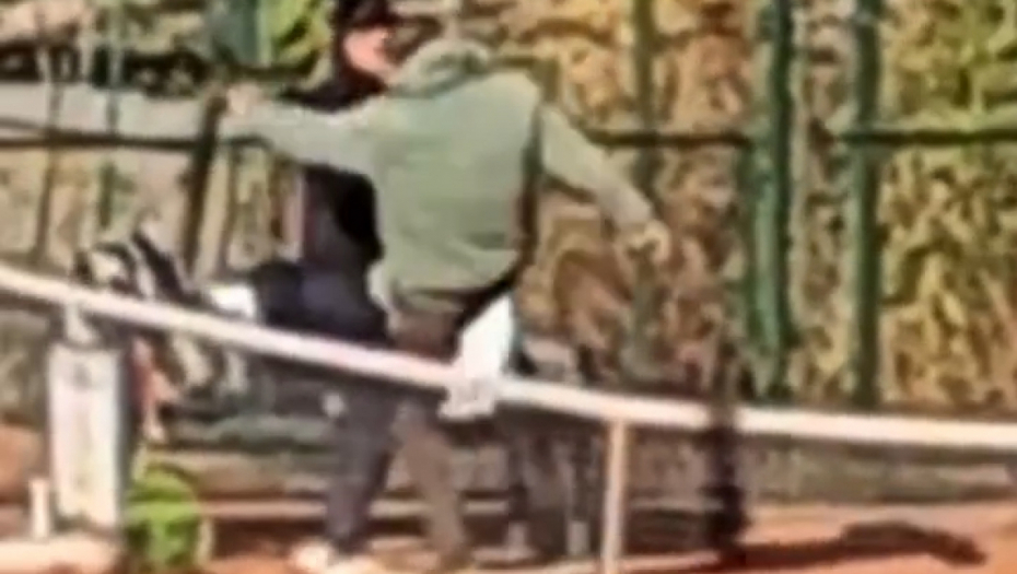 OTAC KRVNIČKI ŠUTIRAO ĆERKU Snimak sa teniskog terena šokirao javnost