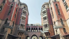 CRKVA SV. ANTUNA Najveća katolička crkva u gradu