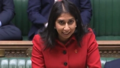 "OVO JE INVAZIJA NA NAŠU JUŽNU OBALU" Šokantna izjava britanske ministarke izazvala oštre krititke