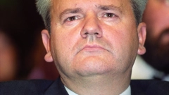 "ZNAŠ LI KOJI JE DAN? VIDOVDAN! AJ' ZDRAVO, BRAĆO SRBI" Ovo su poslednje Miloševićeve reči pre odlaska u Hag! Isporučen je pre tačno 22 godine