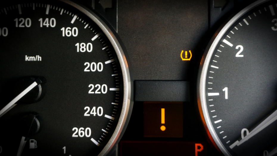 NAJGORA LAMPICA U AUTOMOBILU Evo šta treba da uradite ako se upali znak koji ne smete da ignorišete