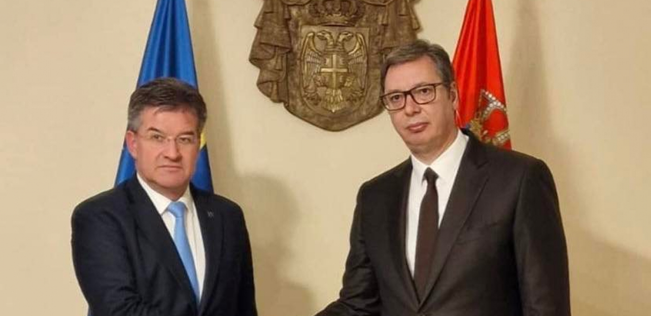 LAJČAK DOLAZI KOD VUČIĆA Sastanak u Vili Mir