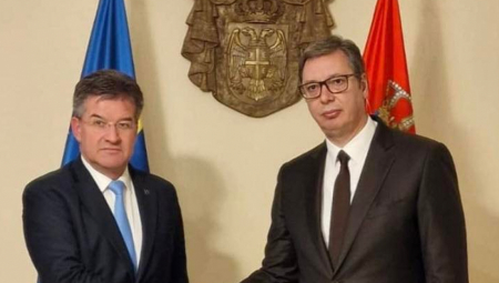 POČEO SASTANAK U BEOGRADU! Predsednik Vučić se oglasio posle susreta sa Lajčakom!