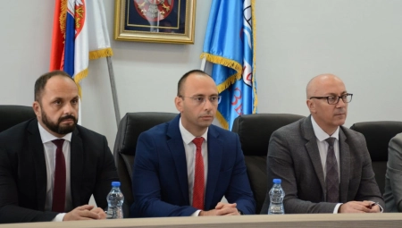 NEMA PREDAJE! Završen sastanak Srba sa KiM u Zvečanima