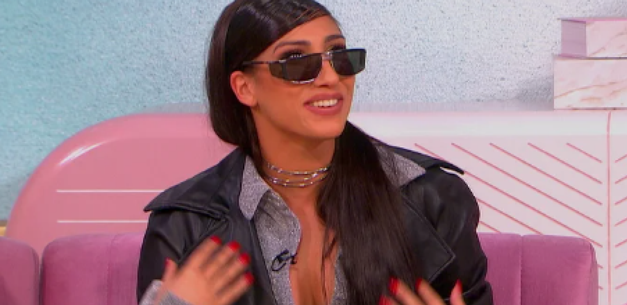 ANGELINU OTAC NAPUSTIO, PA PREKINUO SVAKI KONTAKT! Pevačica ogolila dušu, pa iznela sve šokantne detalje