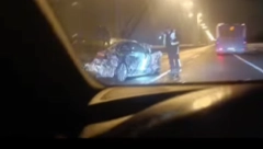 SAOBRAĆAJNA NESREĆA U NOVOM SADU Smrskano vozilo na Mostu slobode (VIDEO)