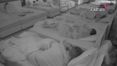 POPUSTILE KOČNICE Sanja i Marko prešli na viši nivo, razmenjivali nežnosti u krevetu (FOTO)