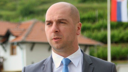 SIMIĆ O ŠOK IZJAVI ŠEFA EULEKSA Uz Prištinu sada i Evropa pokazuje da su za nju životi Srba manje važni!