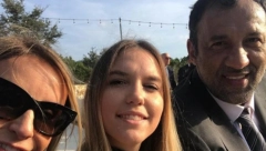 ZAHVALNA SAM NJENIM BIOLOŠKIM RODITELJIMA Žena Vlade Divca o odnosu sa usvojenom ćerkom Petrom: Mi smo genetski povezani